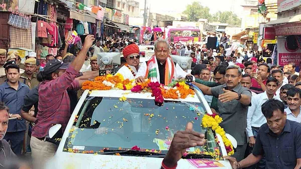 गहलोत ने अजमेर में किया रोड शो